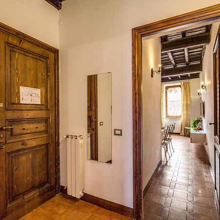 Elegant Apartment Behind The Colosseum โรม ภายนอก รูปภาพ