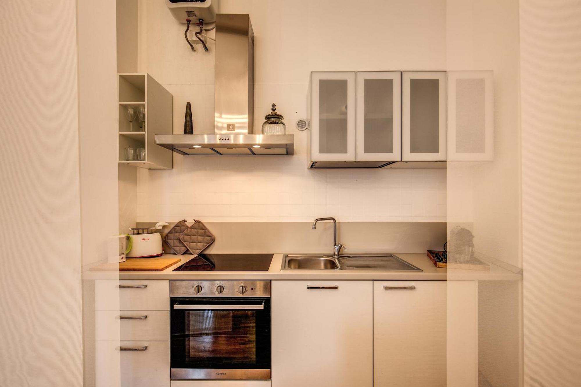 Elegant Apartment Behind The Colosseum โรม ภายนอก รูปภาพ