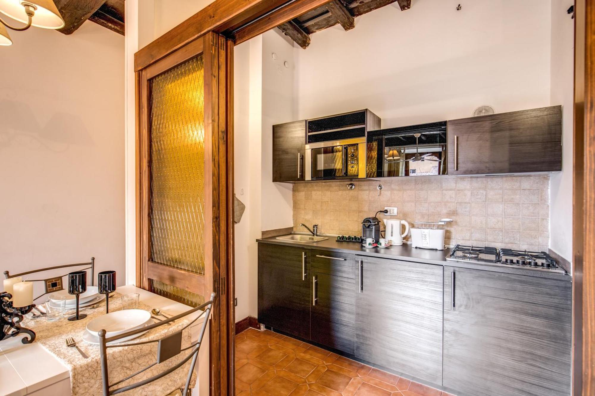 Elegant Apartment Behind The Colosseum โรม ภายนอก รูปภาพ