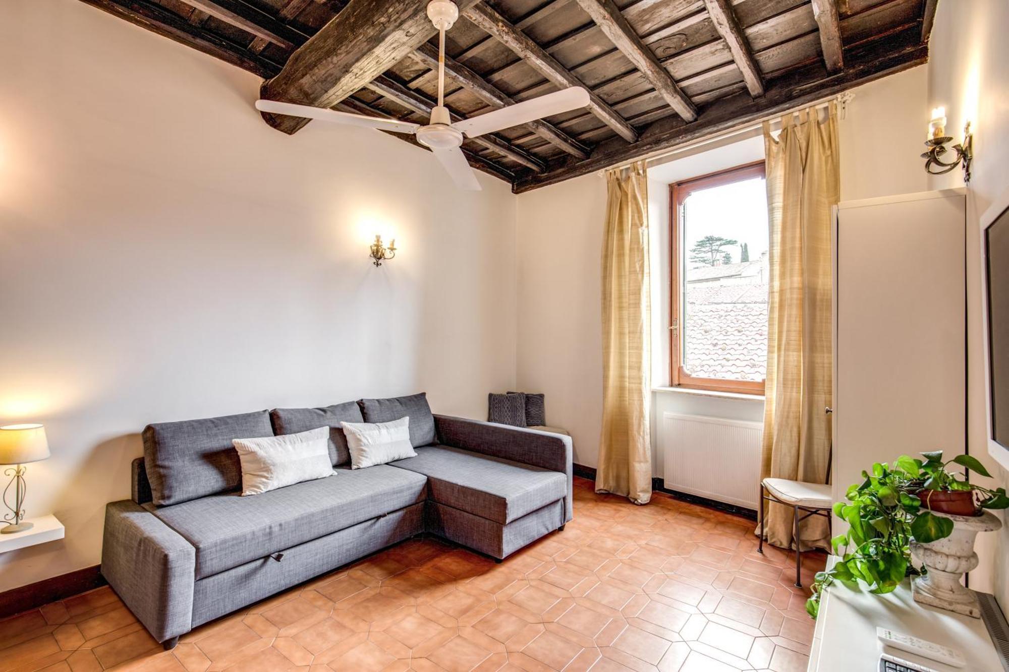 Elegant Apartment Behind The Colosseum โรม ภายนอก รูปภาพ
