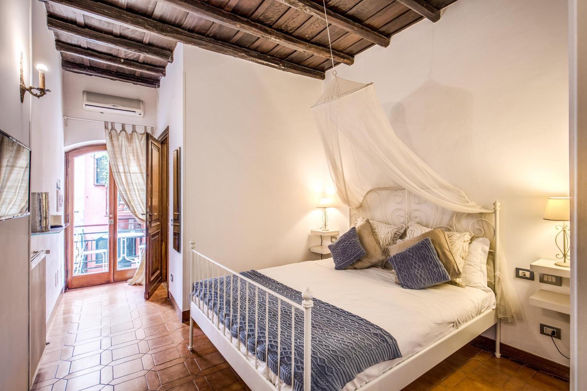 Elegant Apartment Behind The Colosseum โรม ภายนอก รูปภาพ