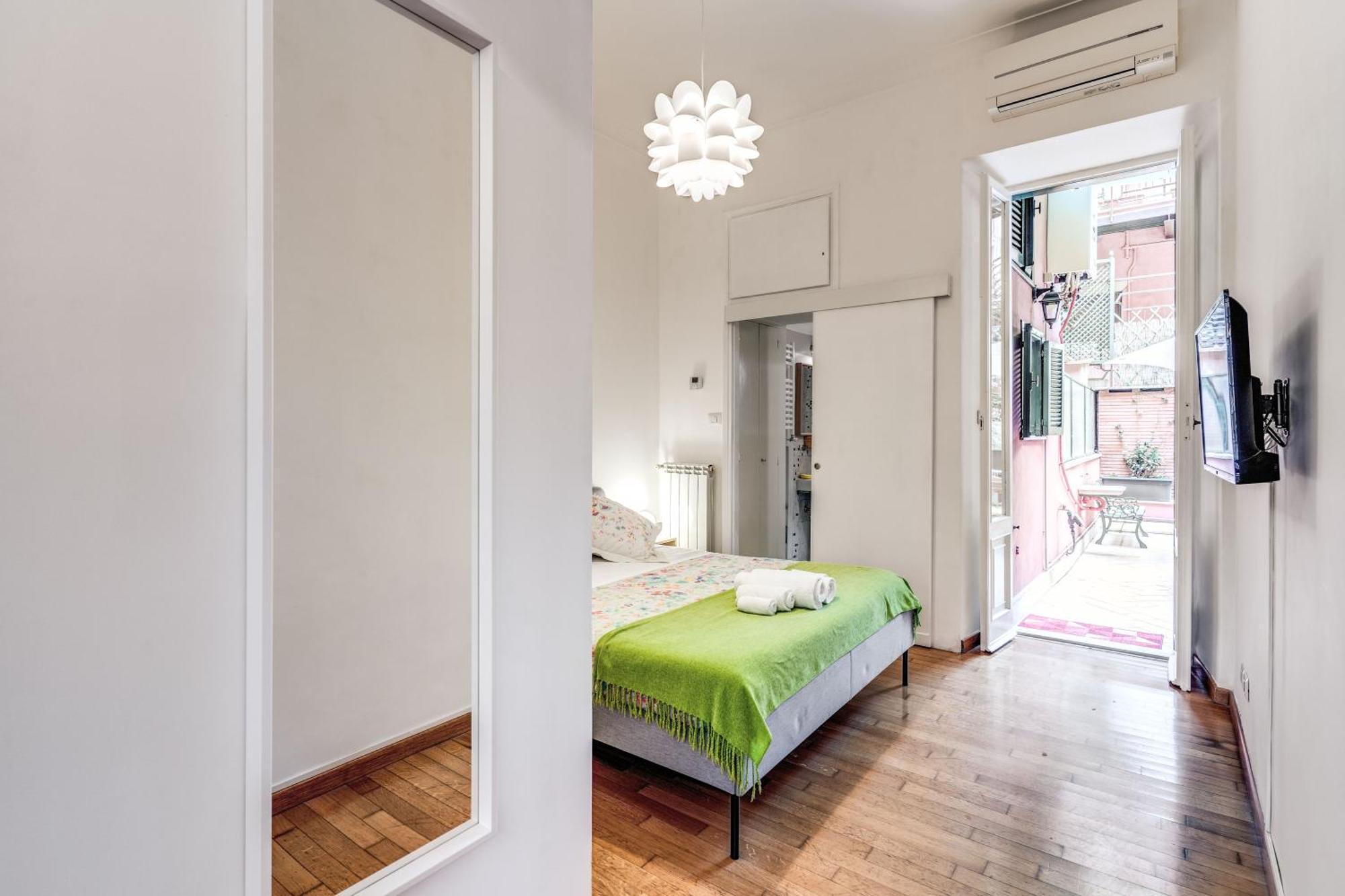Elegant Apartment Behind The Colosseum โรม ภายนอก รูปภาพ