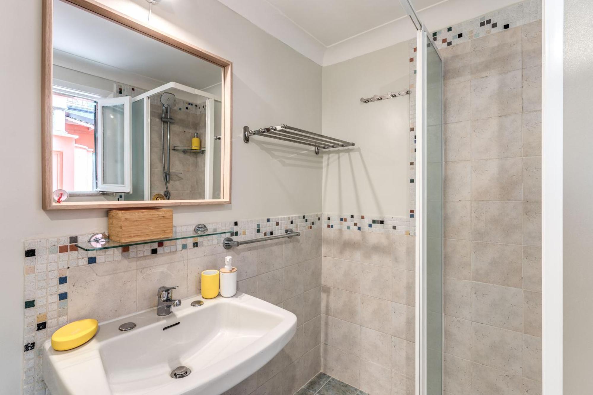 Elegant Apartment Behind The Colosseum โรม ภายนอก รูปภาพ