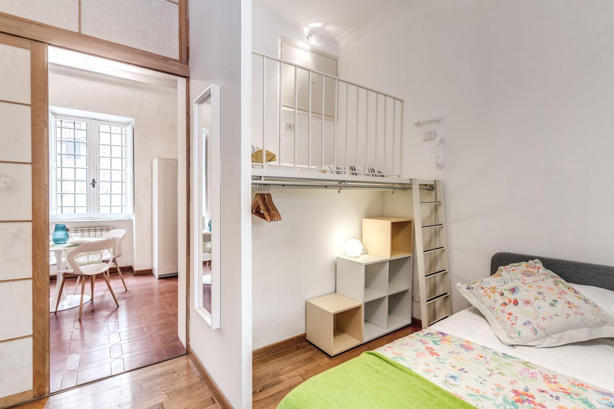 Elegant Apartment Behind The Colosseum โรม ภายนอก รูปภาพ