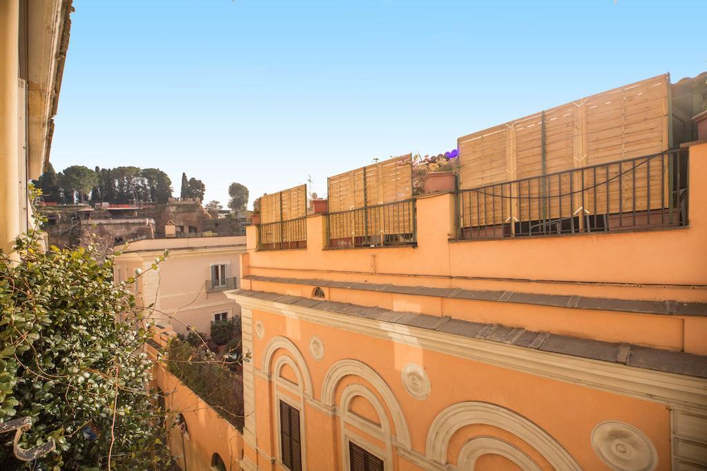Elegant Apartment Behind The Colosseum โรม ภายนอก รูปภาพ