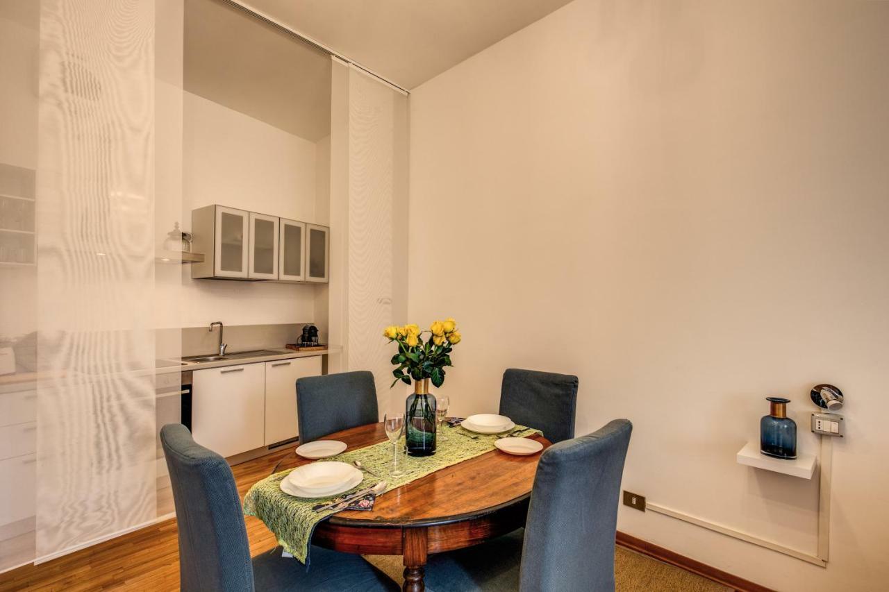 Elegant Apartment Behind The Colosseum โรม ภายนอก รูปภาพ