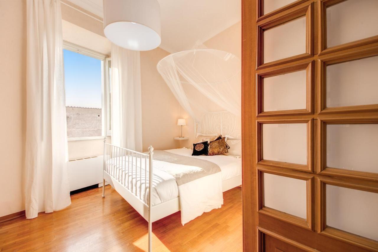 Elegant Apartment Behind The Colosseum โรม ห้อง รูปภาพ