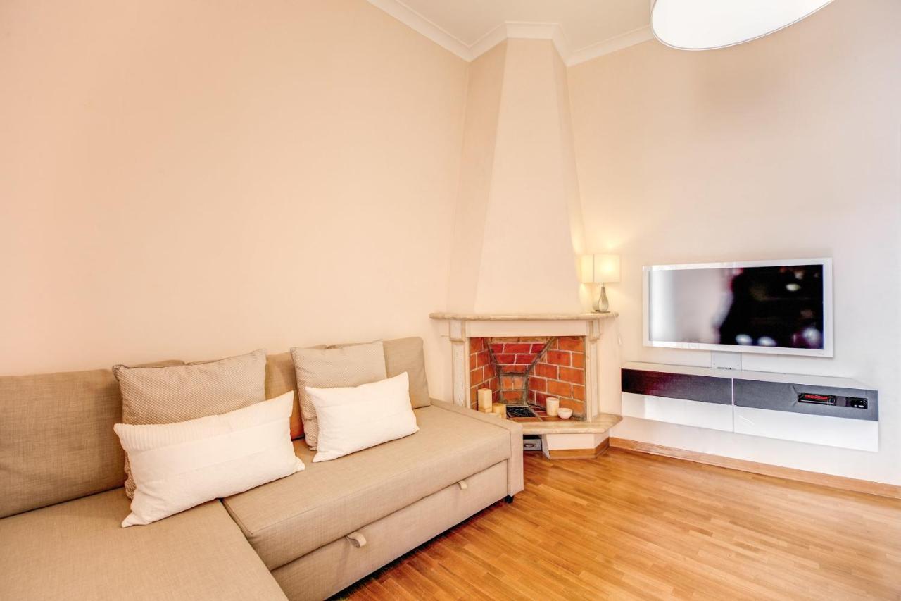 Elegant Apartment Behind The Colosseum โรม ห้อง รูปภาพ